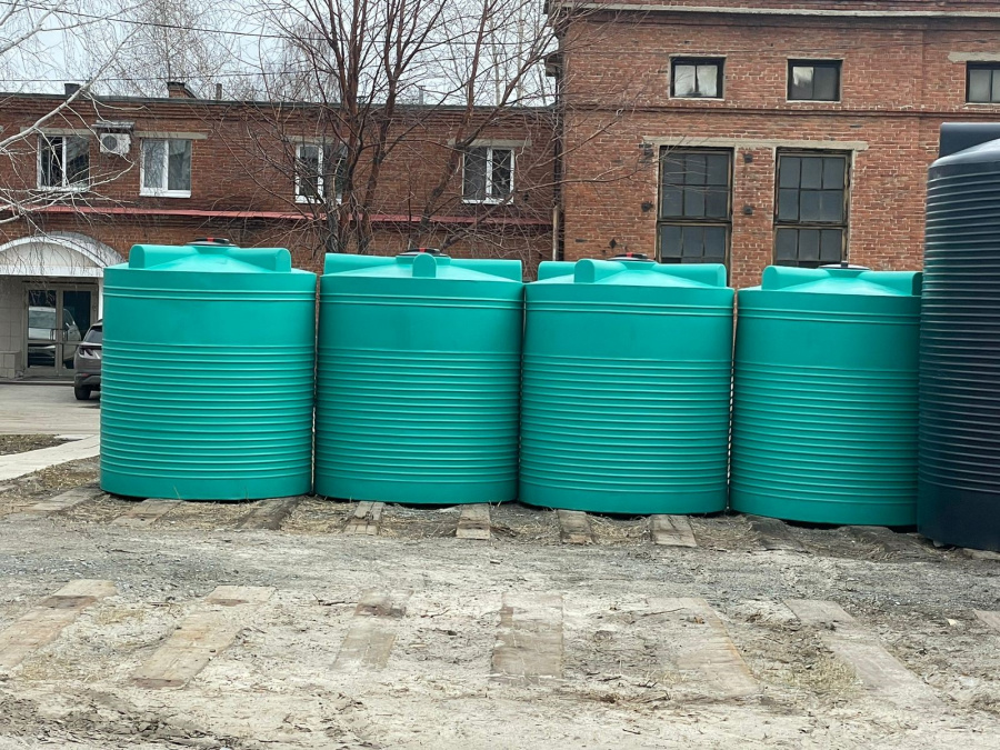 Пластиковая емкость для воды  2000 л